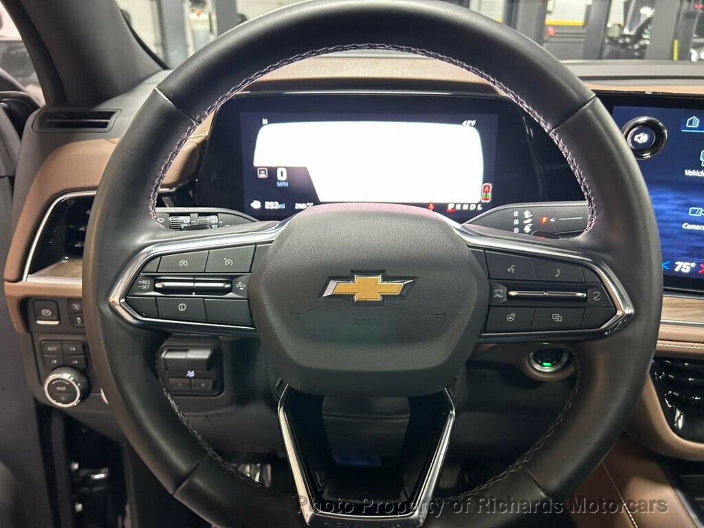 Used 2025 Chevrolet Suburban High Country image 16