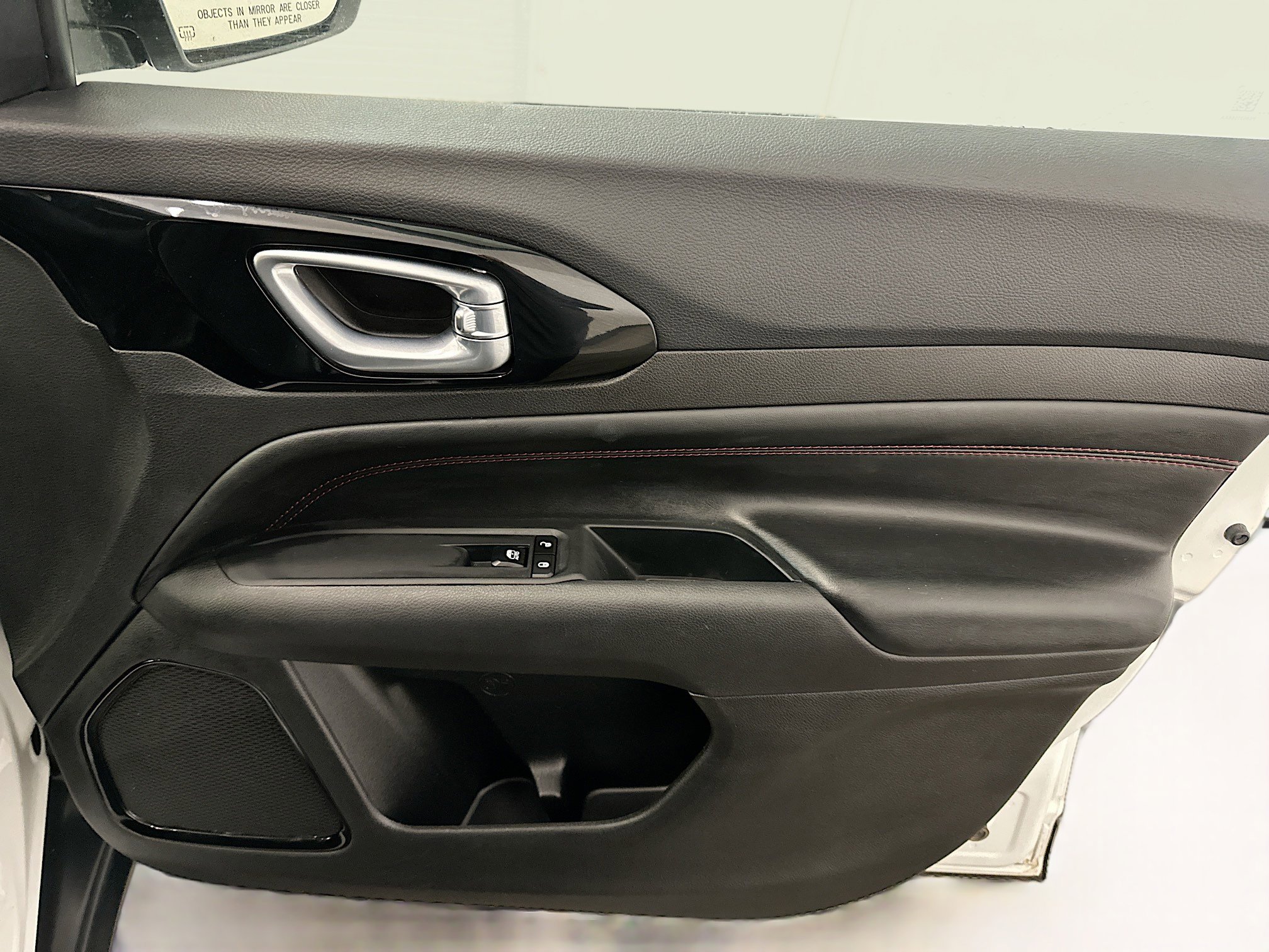 Used 2025 Jeep Compass Trailhawk AWD/4WD image 32