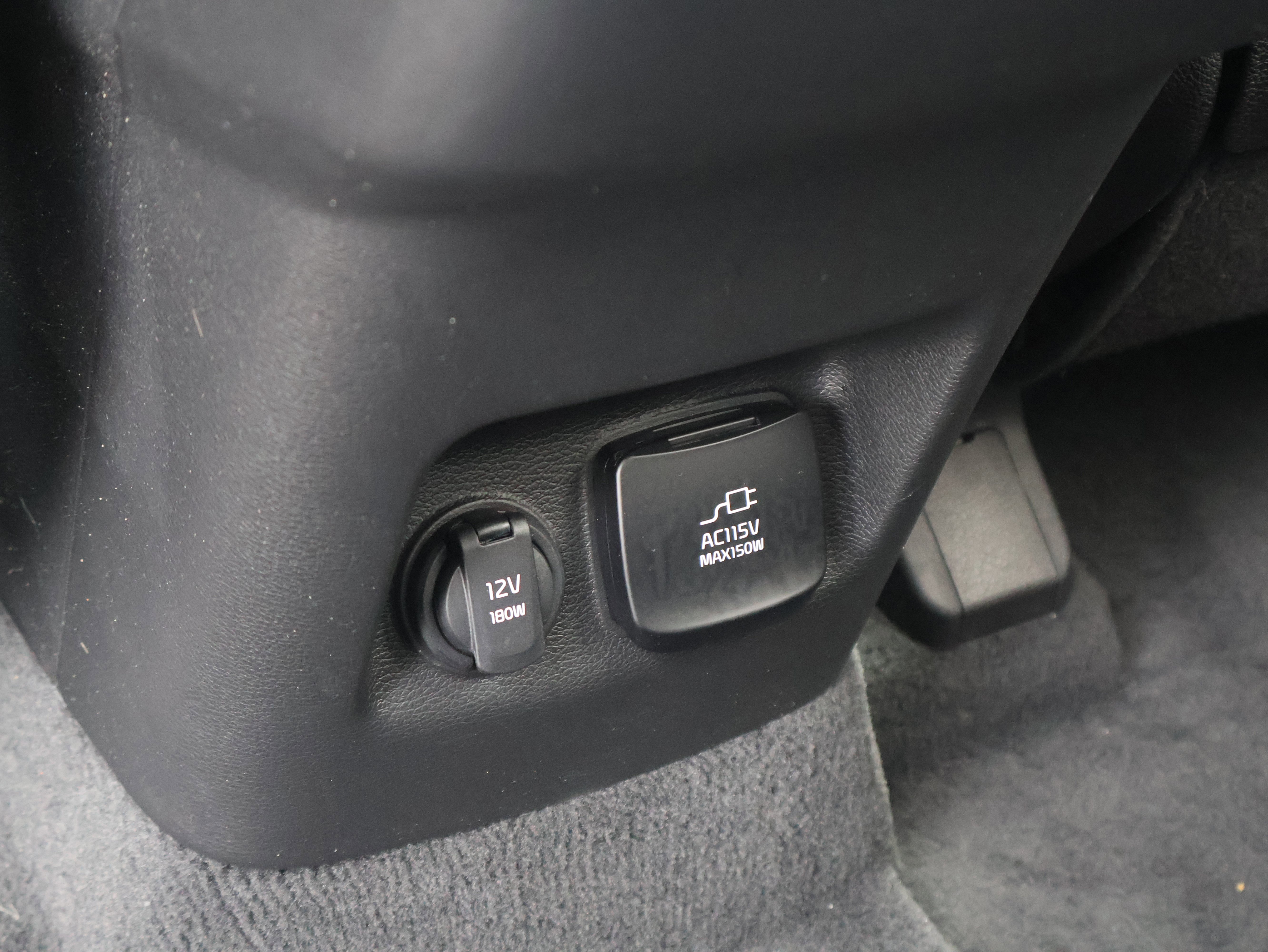 Used 2024 Kia Telluride SX Prestige w/ Towing Package AWD/4WD image 19