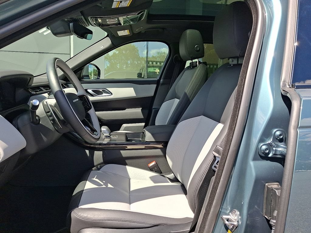 Used 2026 Land Rover Range Rover Velar Dynamic SE AWD/4WD image 13