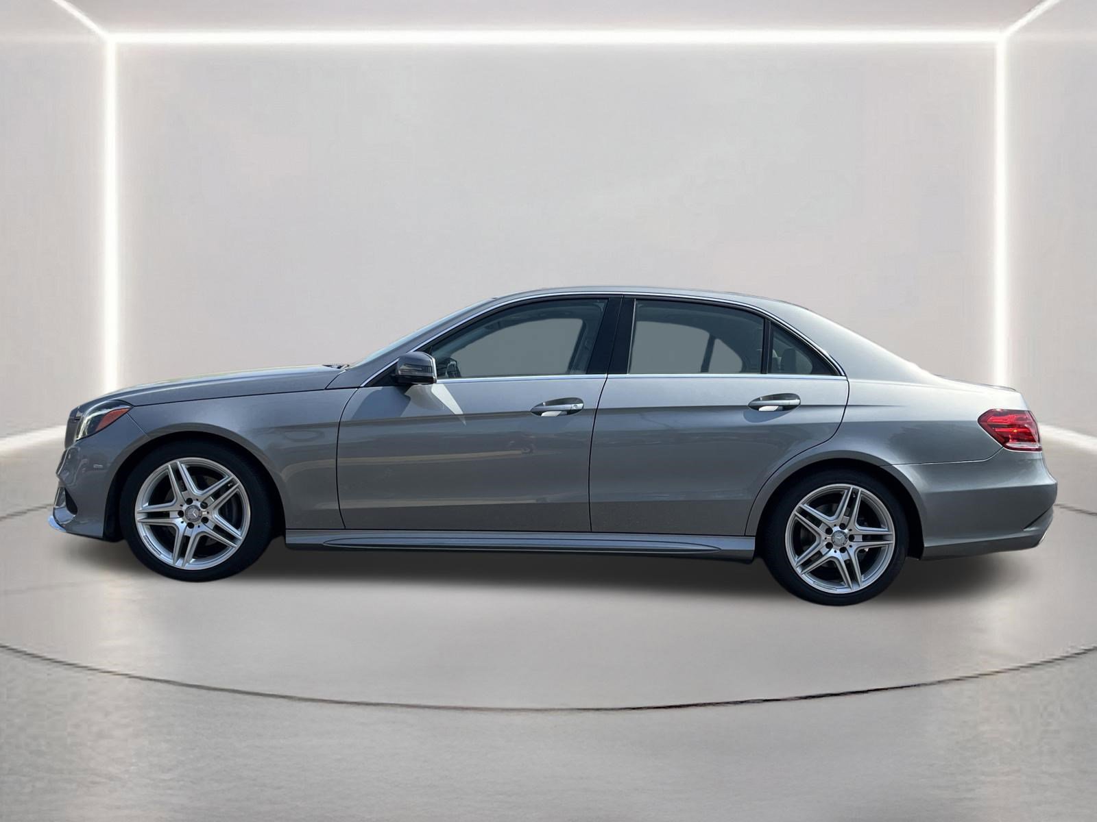 Used 2014 Mercedes-Benz E 350 Sedan image 23