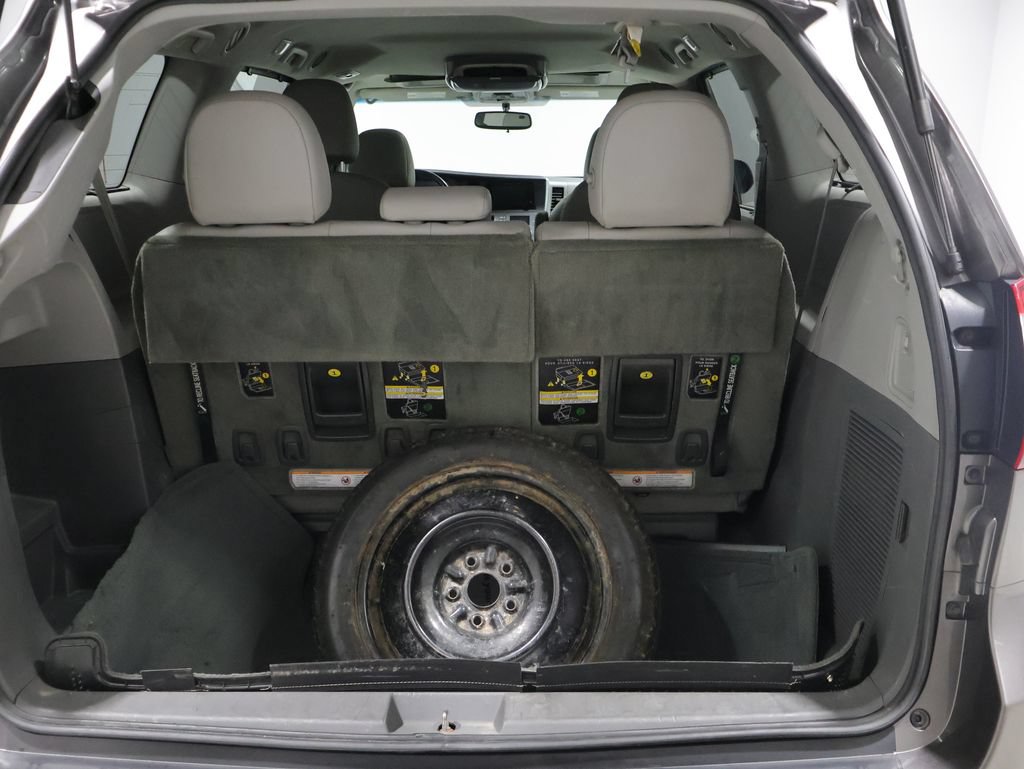 Used 2015 Toyota Sienna XLE AWD/4WD image 4