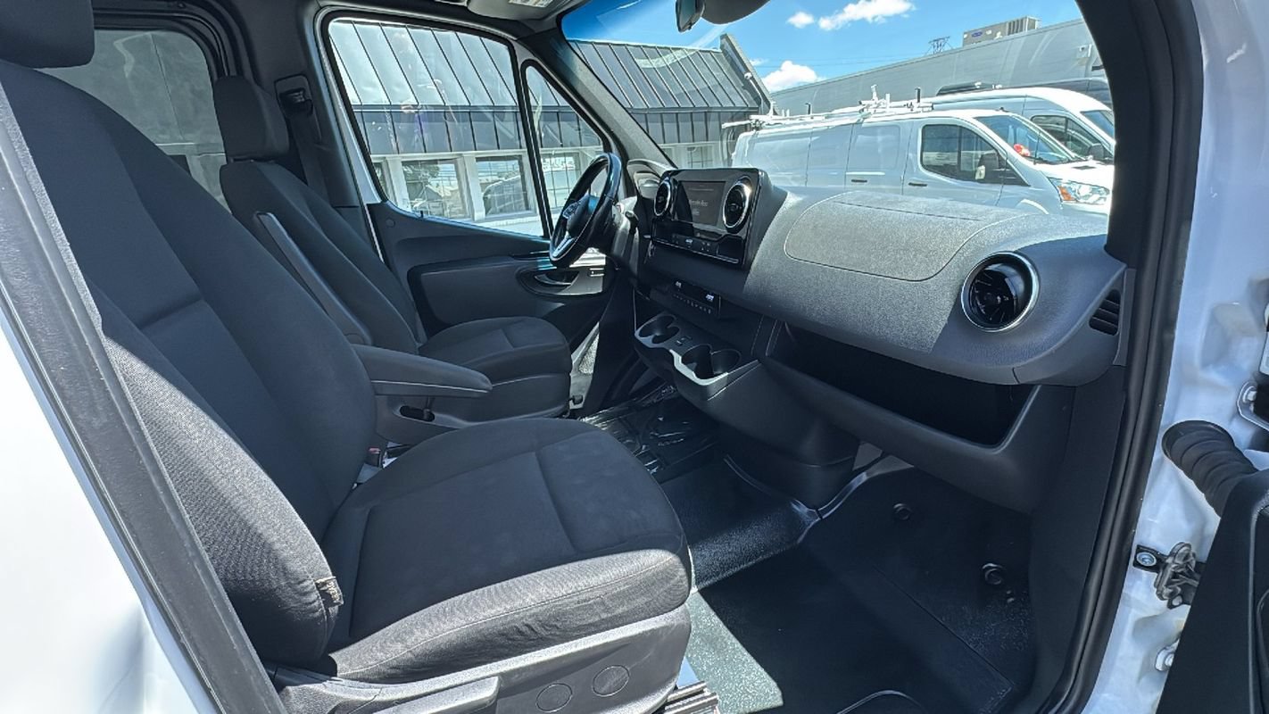 Used 2024 Mercedes-Benz Sprinter 2500 image 17