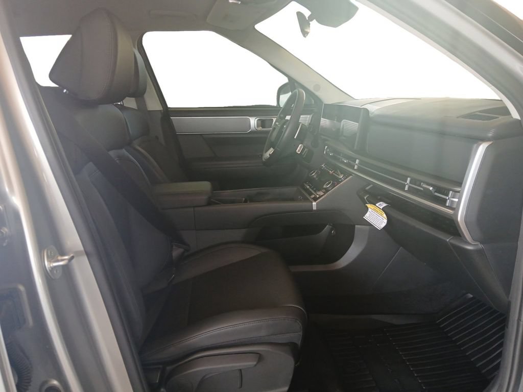 Certified 2025 Hyundai Santa Fe SEL FWD image 18