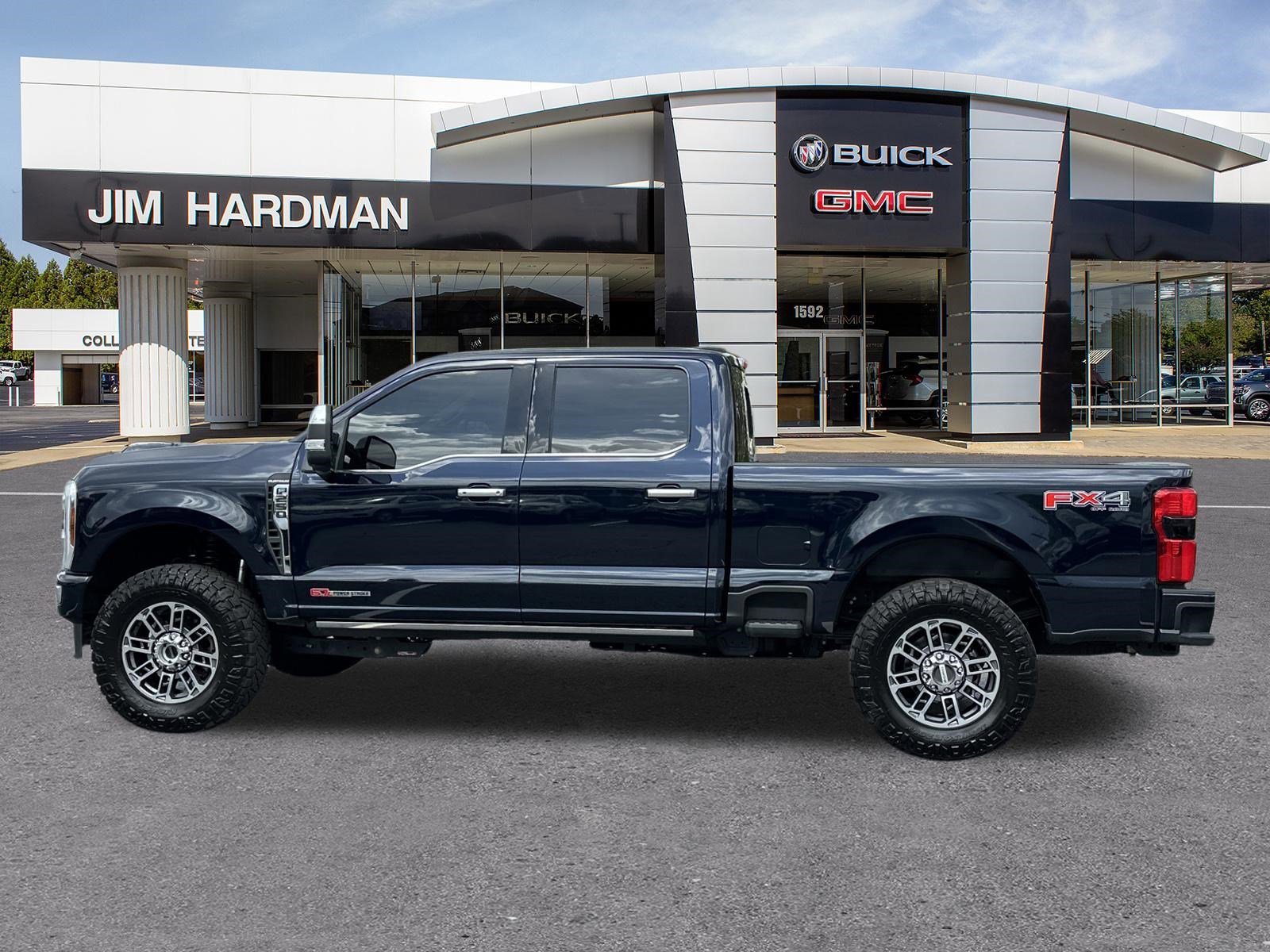 Used 2025 Ford F250 Platinum w/ Platinum Plus Package image 4