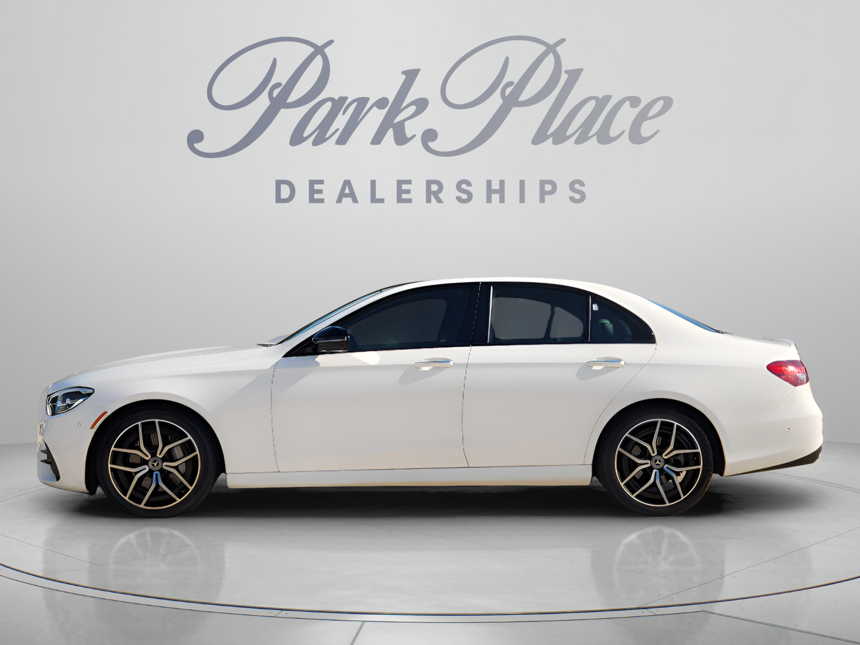 Used 2023 Mercedes-Benz E 350 Sedan image 2