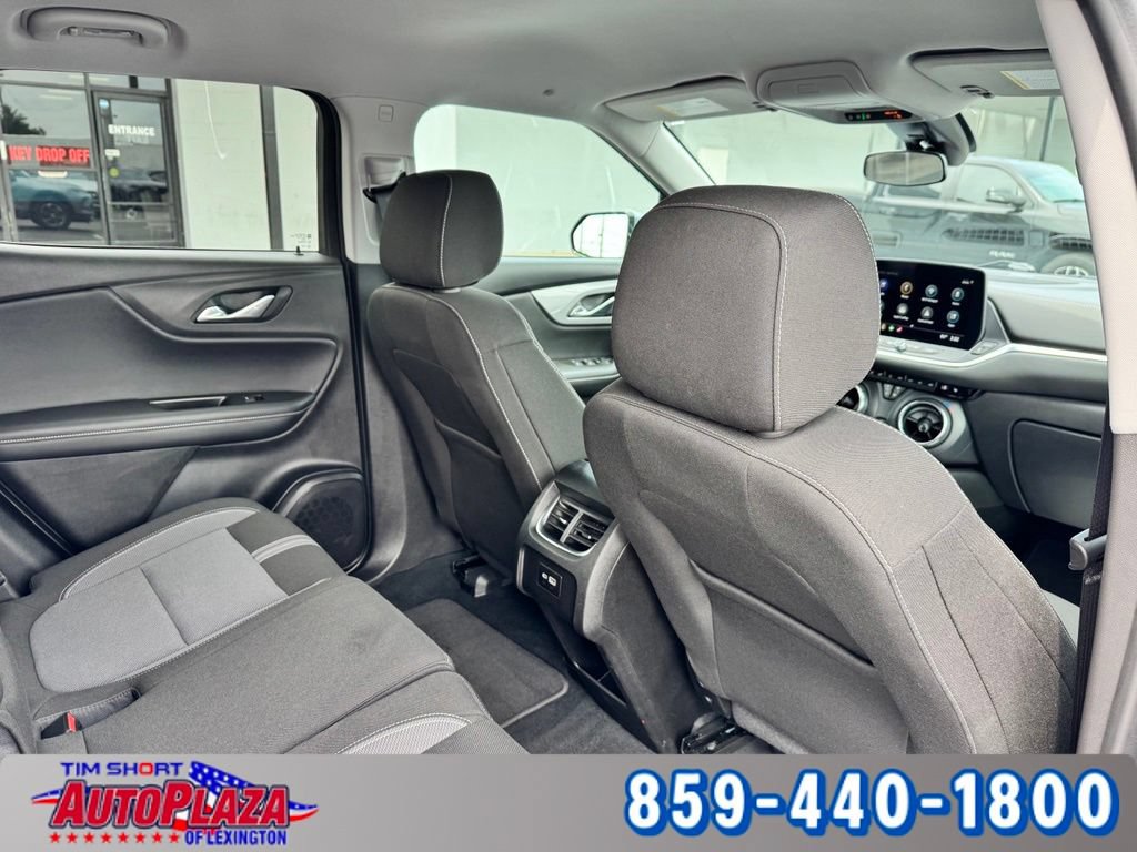 Used 2025 Chevrolet Blazer LT AWD/4WD image 44