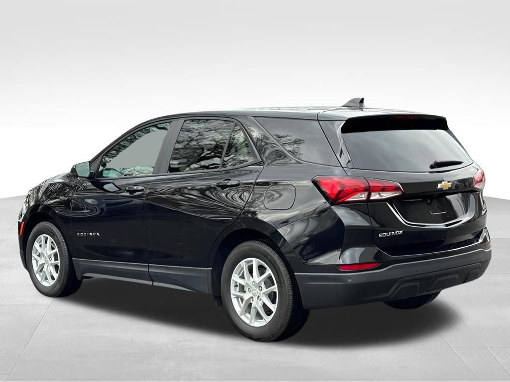 Used 2023 Chevrolet Equinox LS w/ LS Convenience Package image 8
