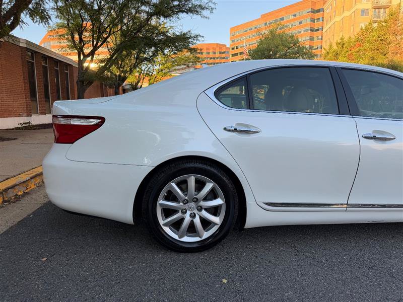 Used 2007 Lexus LS 460 RWD image 8
