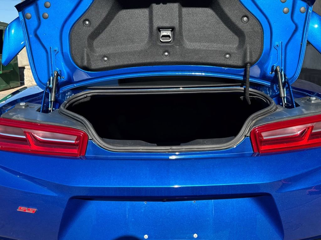 Used 2017 Chevrolet Camaro SS RWD image 36