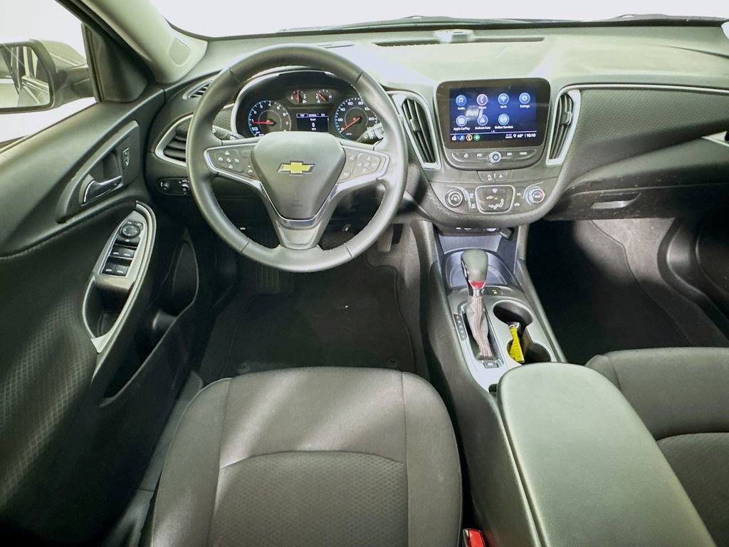 Used 2025 Chevrolet Malibu RS image 27