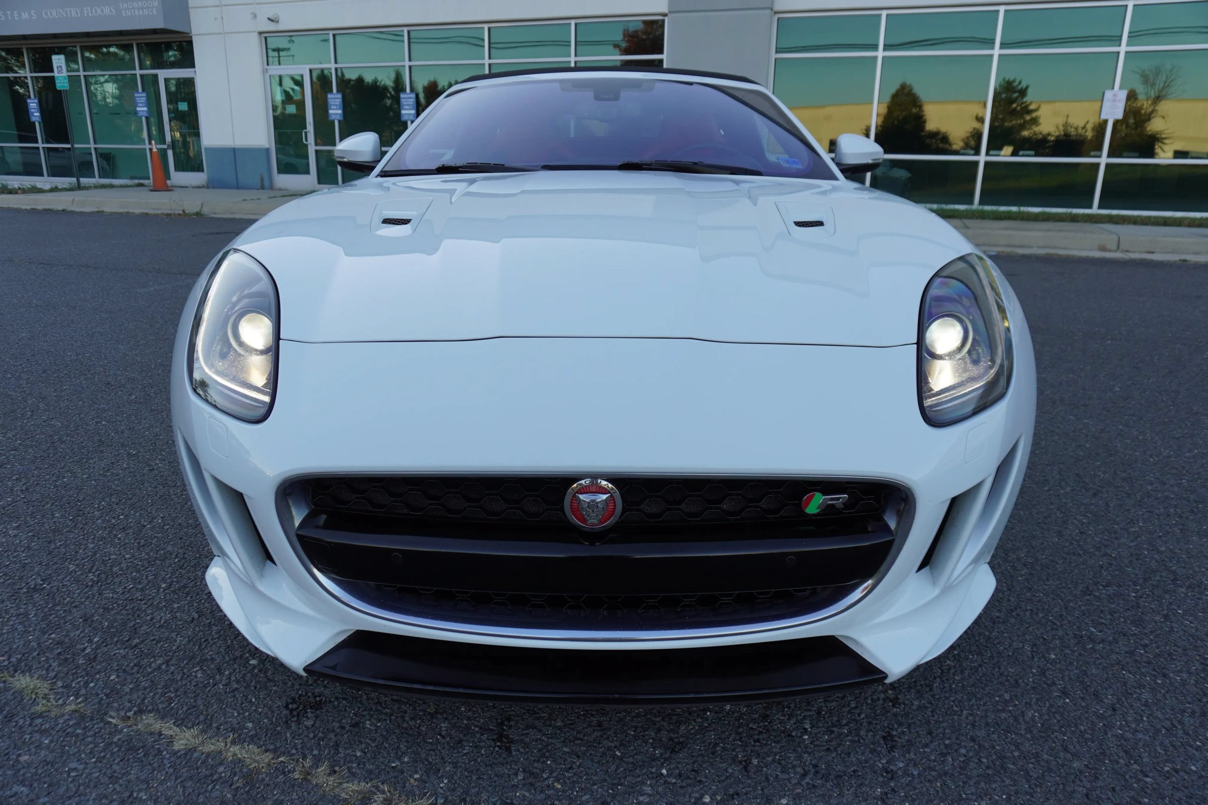 Used 2017 Jaguar F-TYPE R AWD/4WD image 2