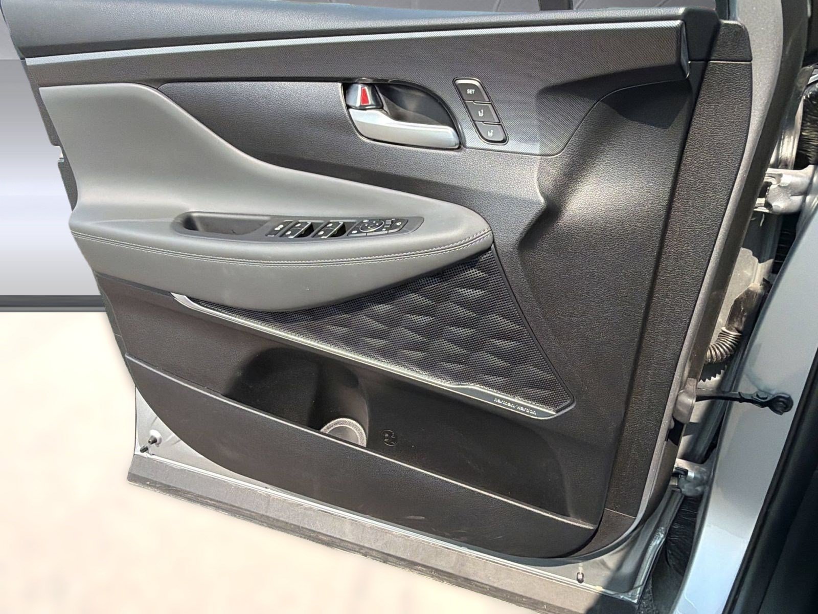 Used 2022 Hyundai Santa Fe Limited w/ Cargo Package AWD/4WD image 13