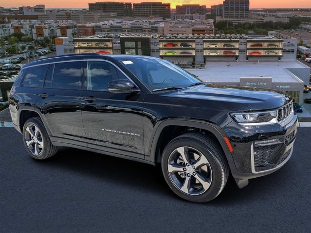 New 2026 Jeep Grand Cherokee L Limited w/ Luxury Tech Group II AWD/4WD image 1