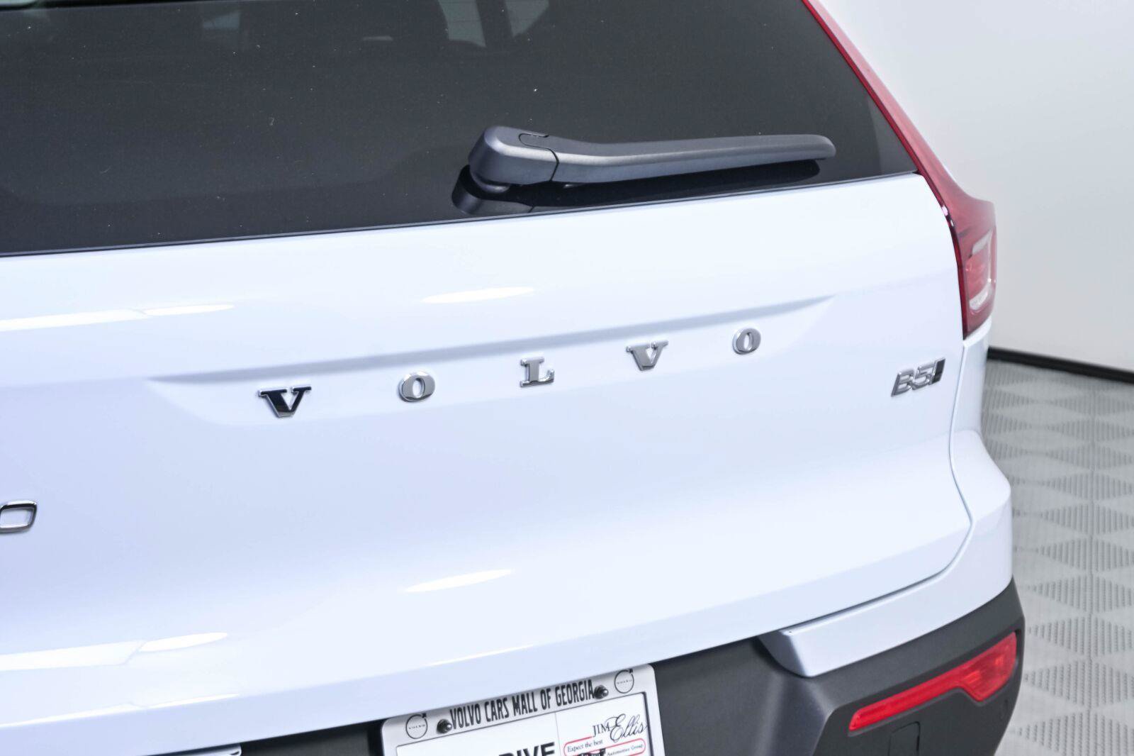 Certified 2026 Volvo XC40 B5 Plus AWD/4WD image 37