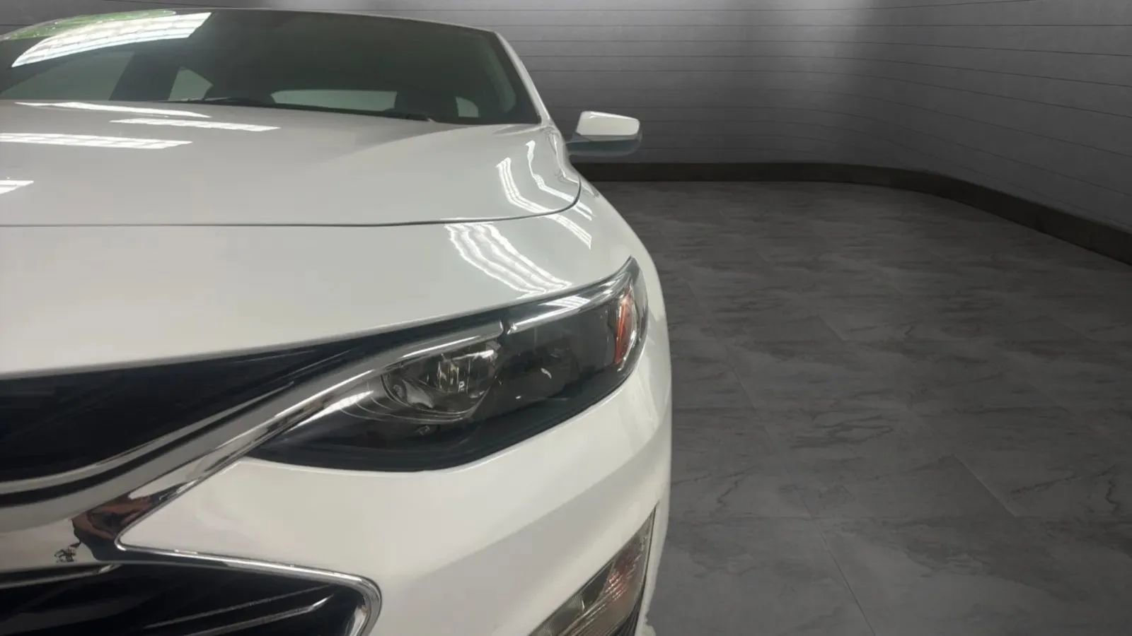 Used 2025 Chevrolet Malibu LT FWD image 32