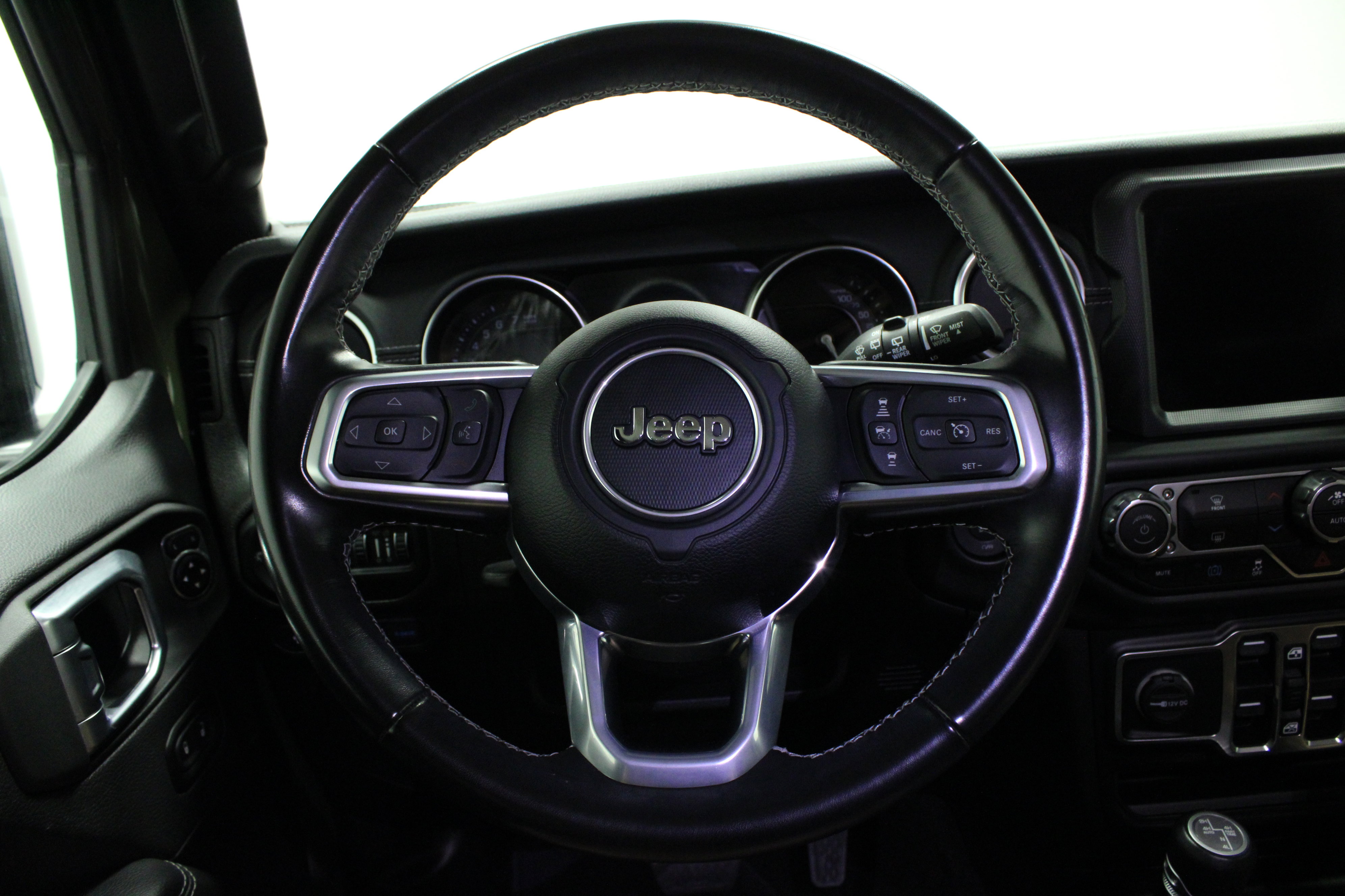 Used 2022 Jeep Wrangler Unlimited Sahara w/ Safety Group image 21