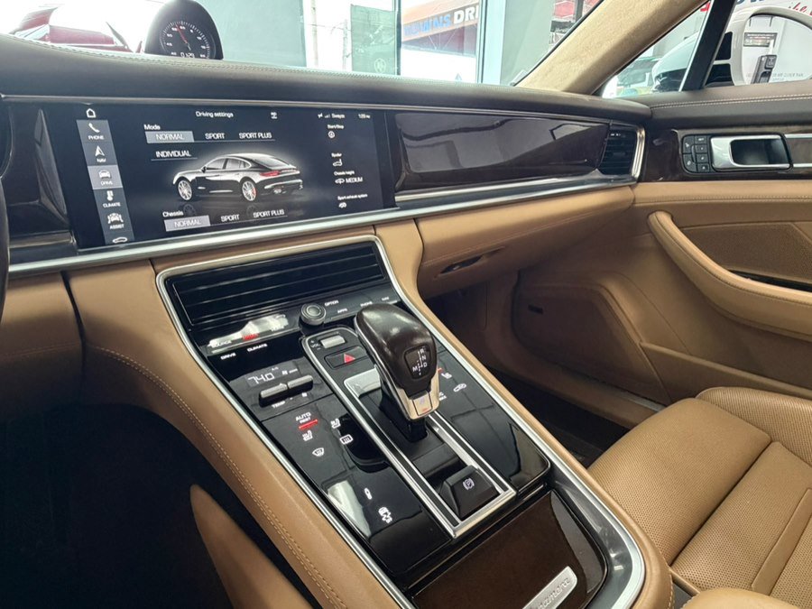 Used 2017 Porsche Panamera Turbo image 65