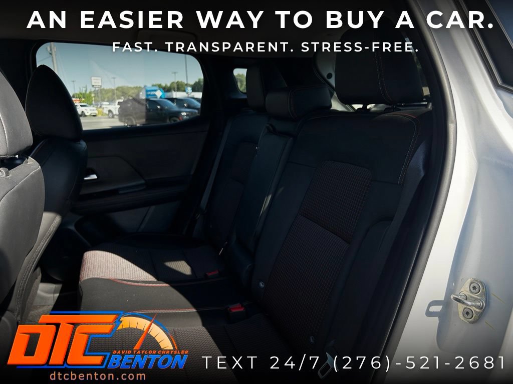 Used 2025 Nissan Kicks SR FWD image 21