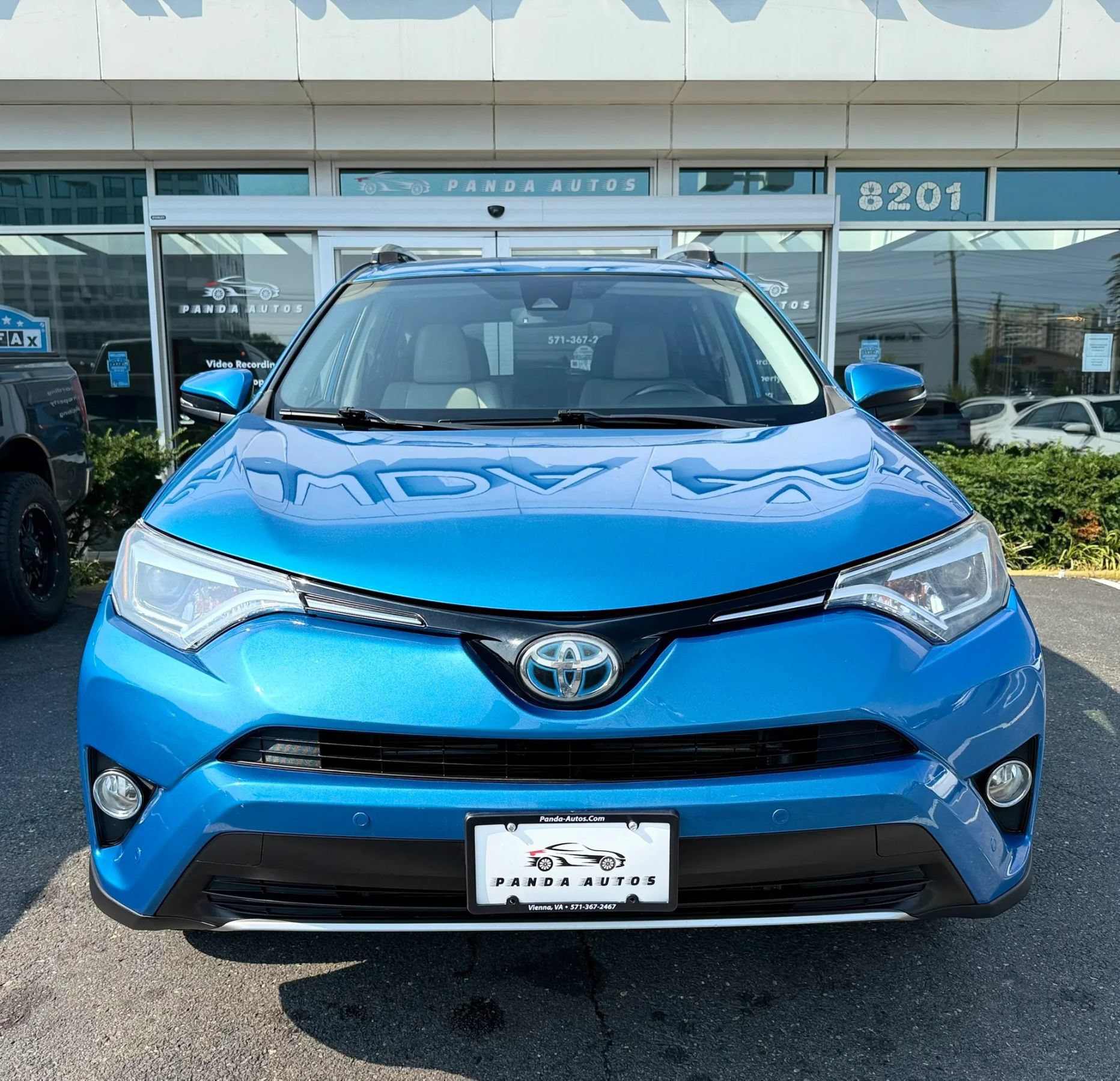 Used 2016 Toyota RAV4 Limited AWD/4WD image 2