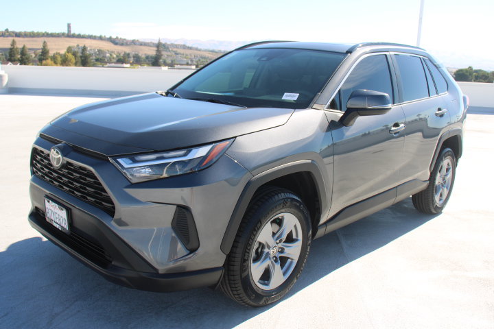 Certified 2022 Toyota RAV4 XLE w/ Convenience Package FWD image 6