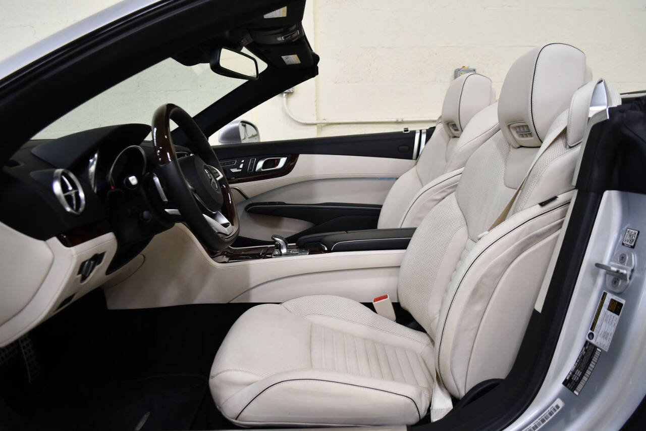 Used 2017 Mercedes-Benz SL 550 image 11