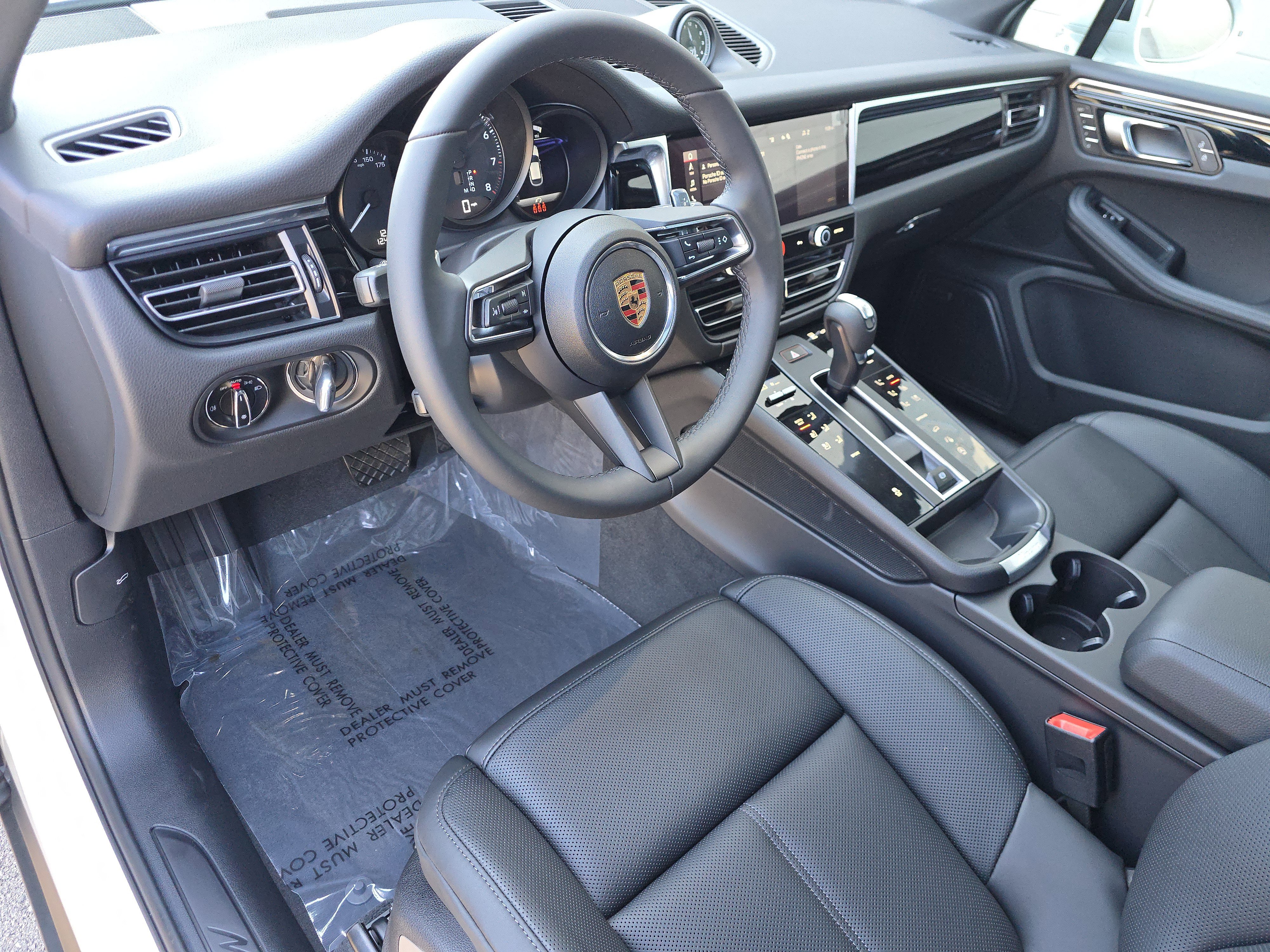 New 2026 Porsche Macan AWD/4WD image 4