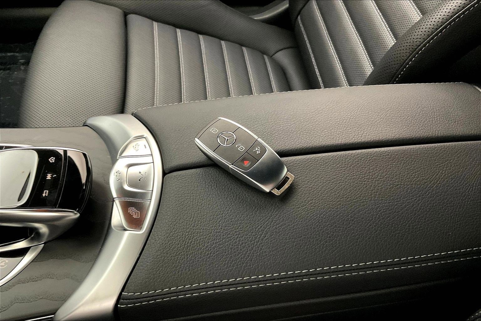 Used 2023 Mercedes-Benz C 300 4MATIC Cabriolet image 35