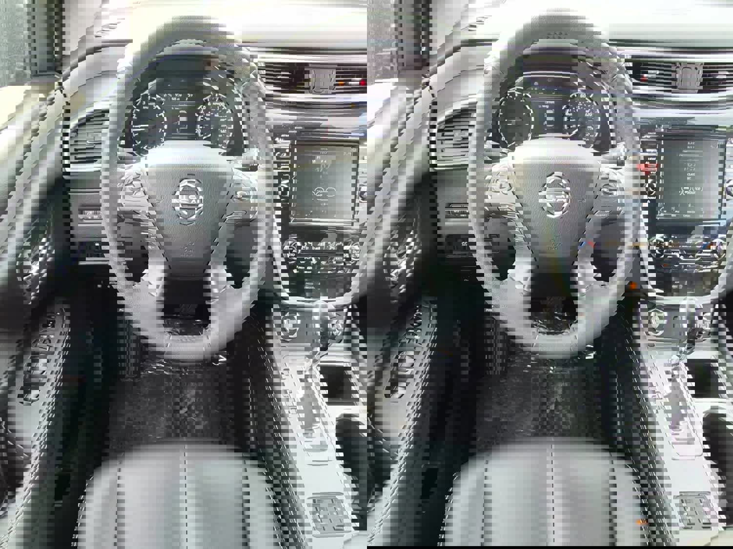 Used 2024 Nissan Murano SV w/ SV Midnight Edition Package image 8