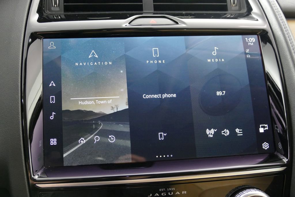 Used 2021 Jaguar E-PACE SE image 13