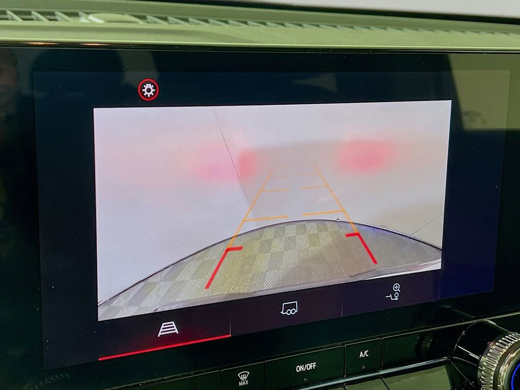 Used 2024 GMC Canyon Elevation w/ Trailering Package image 12