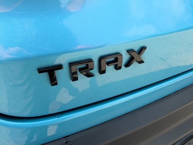Used 2025 Chevrolet Trax RS FWD image 34