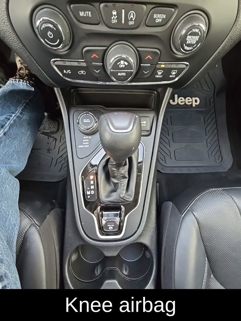Used 2019 Jeep Cherokee Limited image 21