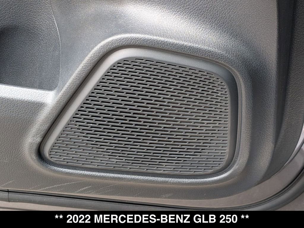 Used 2022 Mercedes-Benz GLB 250 4MATIC image 25