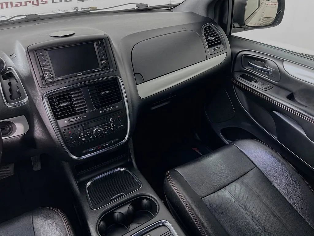 Used 2019 Dodge Grand Caravan GT image 23