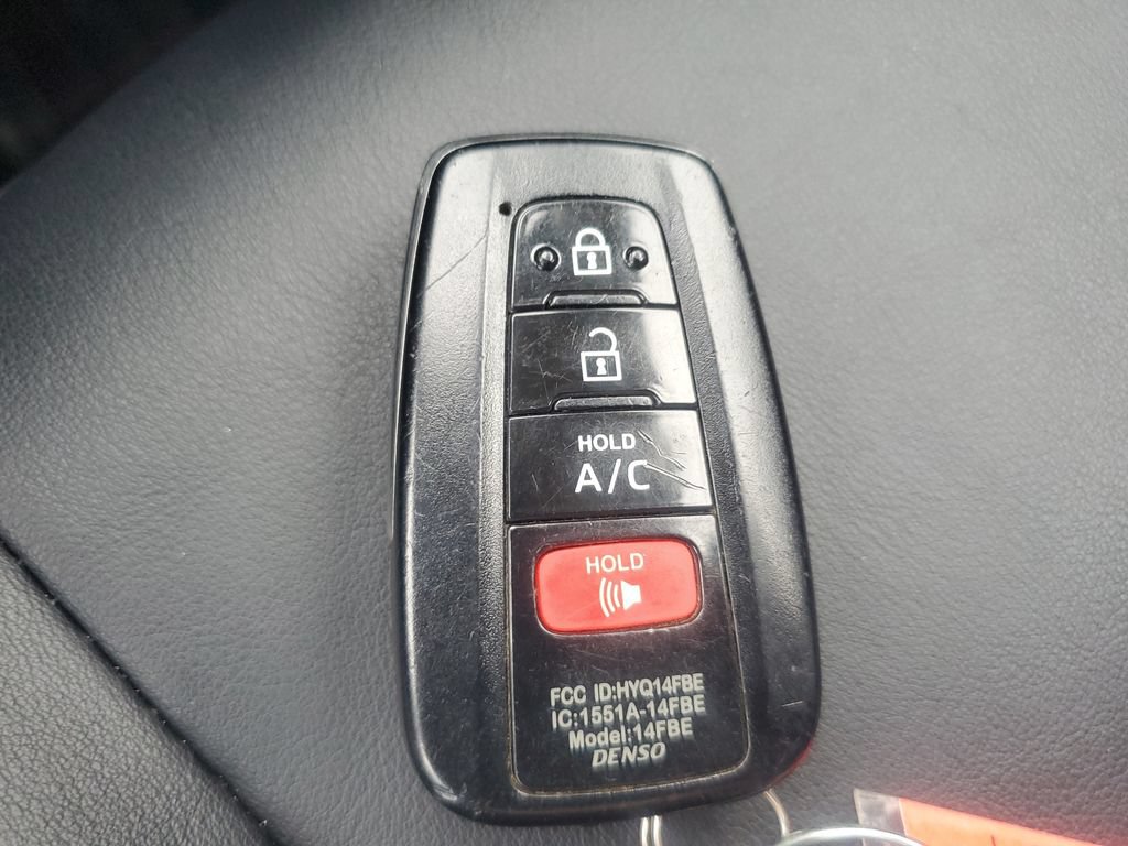 Used 2020 Toyota Prius Prime XLE FWD image 23