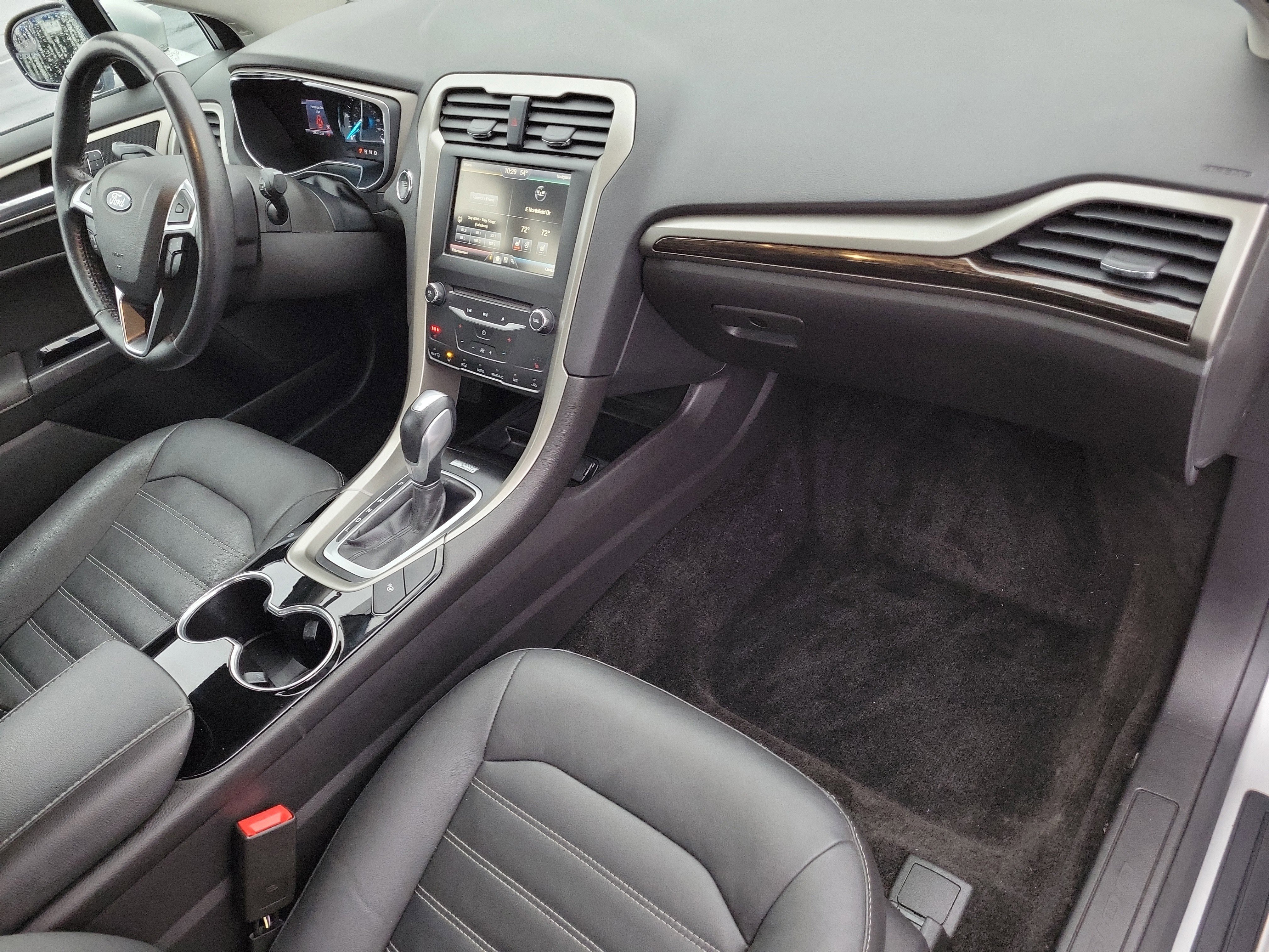 Used 2015 Ford Fusion SE w/ Equipment Group 502A image 16