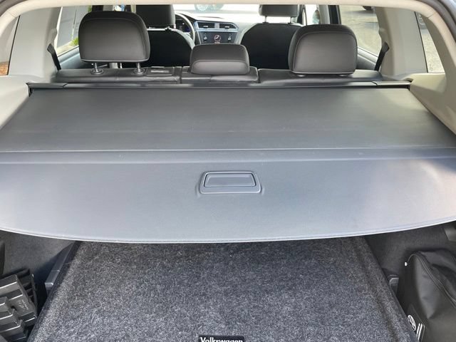 Used 2022 Volkswagen Tiguan SE AWD/4WD image 58