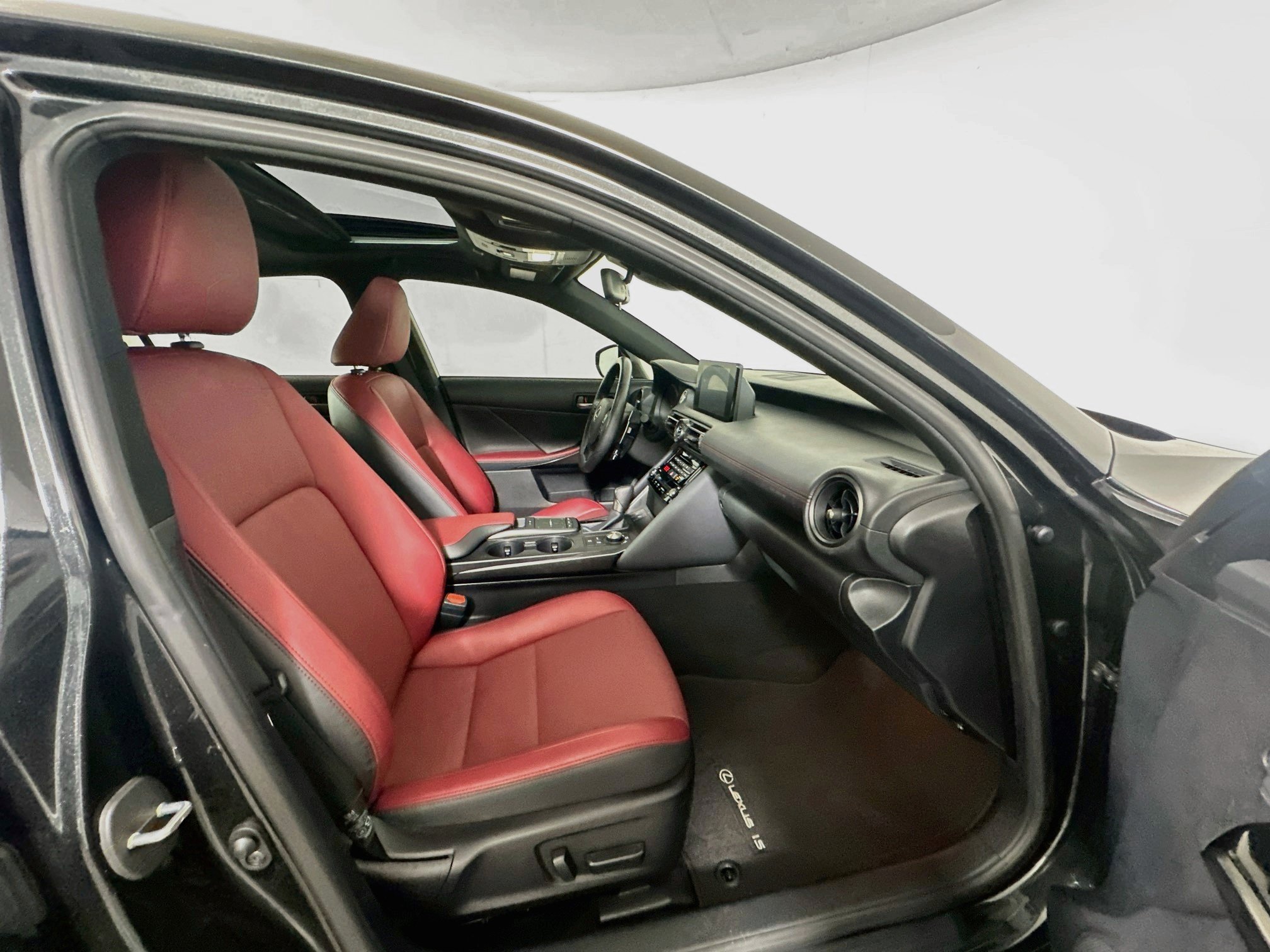 Used 2025 Lexus IS 350 F Sport RWD image 31