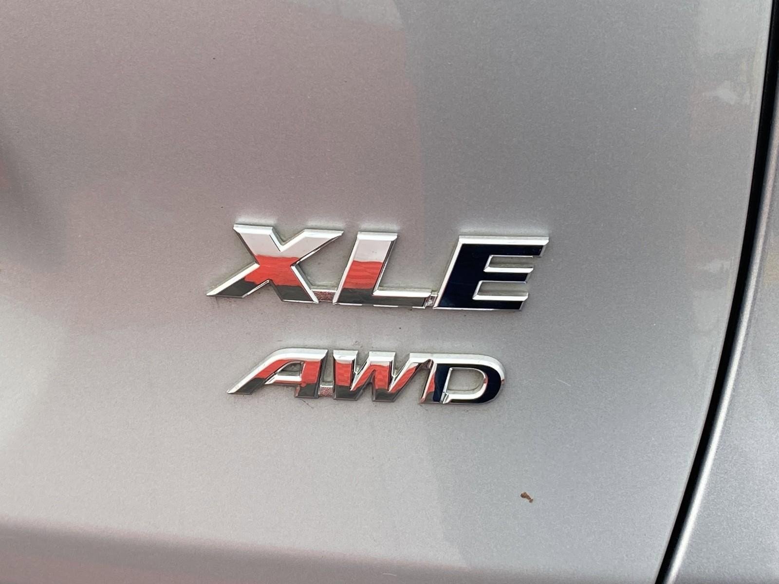 Used 2020 Toyota RAV4 XLE w/ Convenience Package AWD/4WD image 15