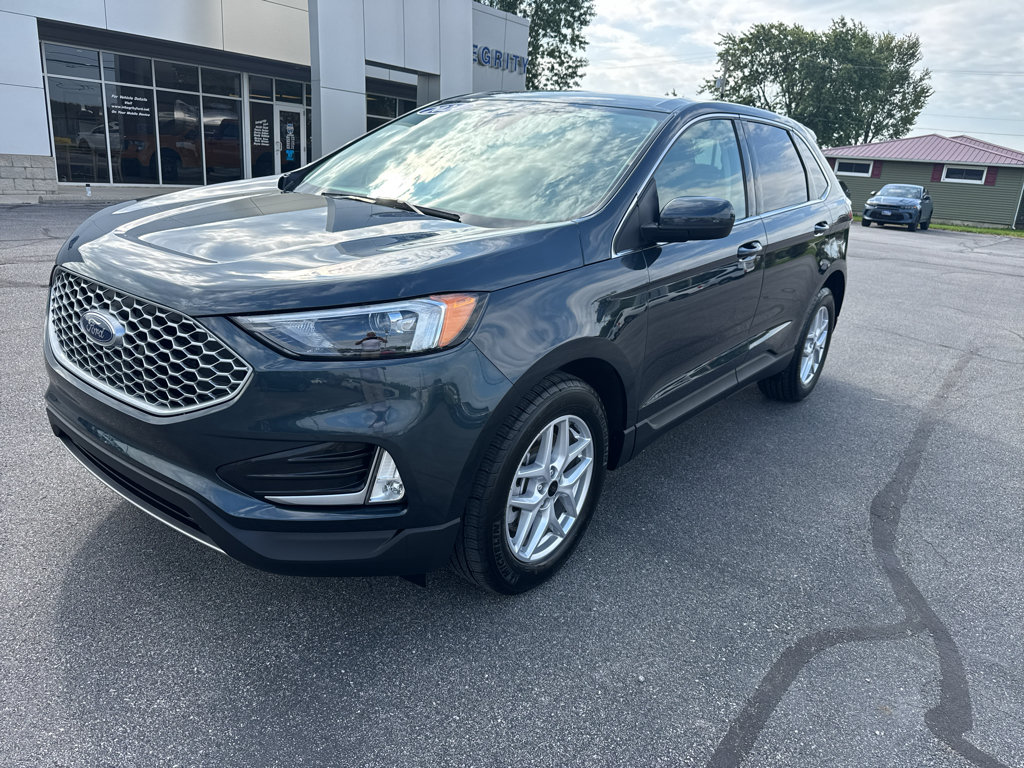Used 2024 Ford Edge SEL w/ Convenience Package AWD/4WD image 3