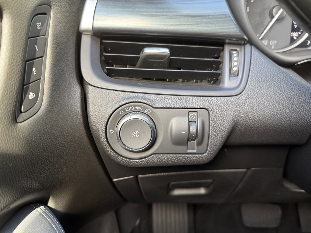 Certified 2020 Buick Envision Premium image 32