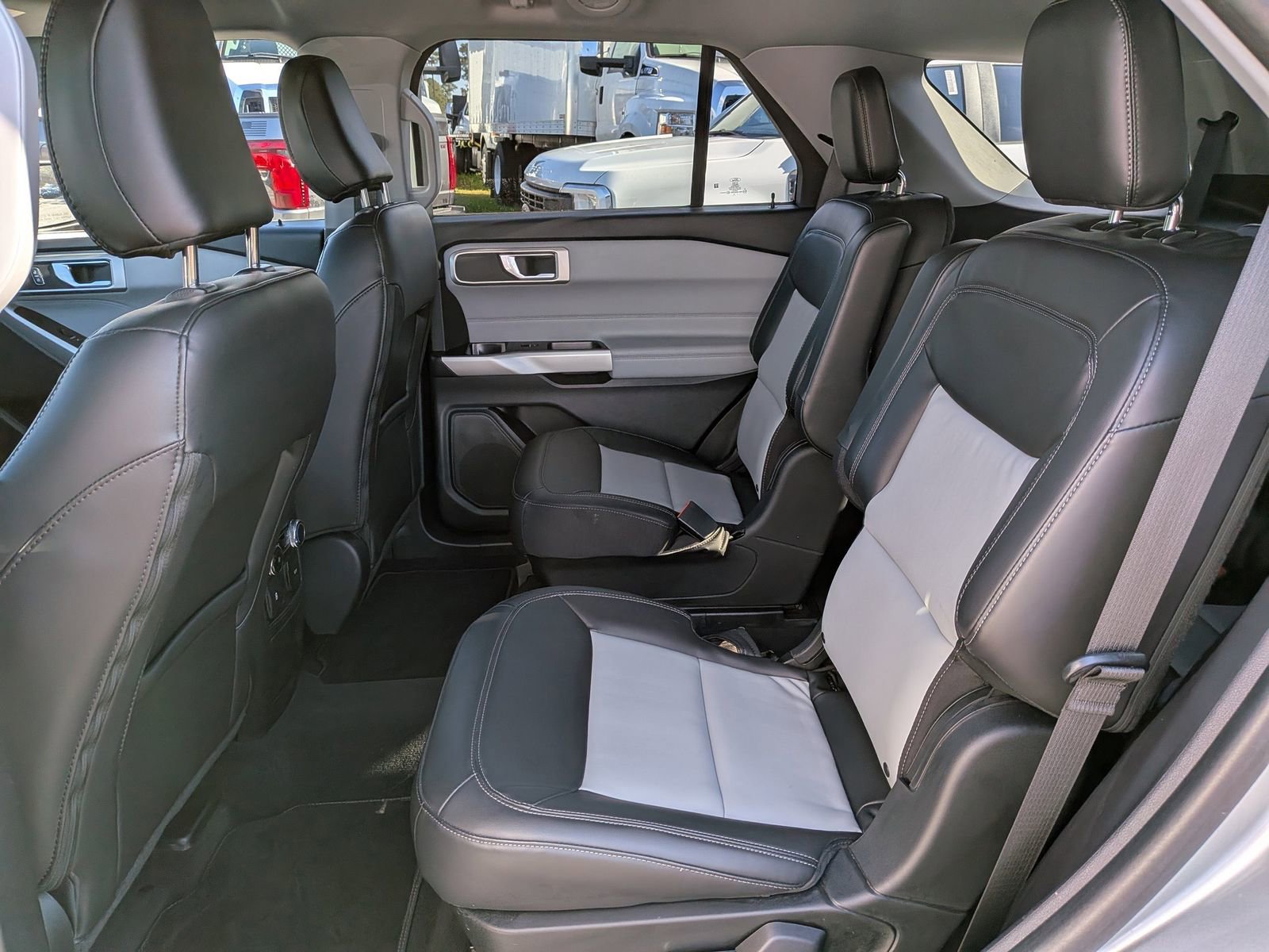 Certified 2022 Ford Explorer XLT w/ Equipment Group 202A image 16