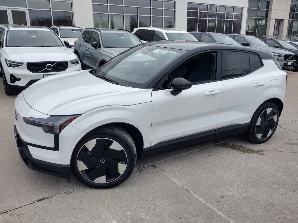 New 2025 Volvo EX30 Ultra w/ Climate Package AWD/4WD image 3