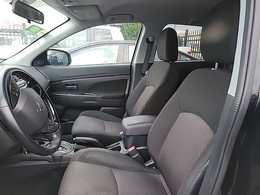 Used 2017 Mitsubishi Outlander Sport ES AWD/4WD image 6