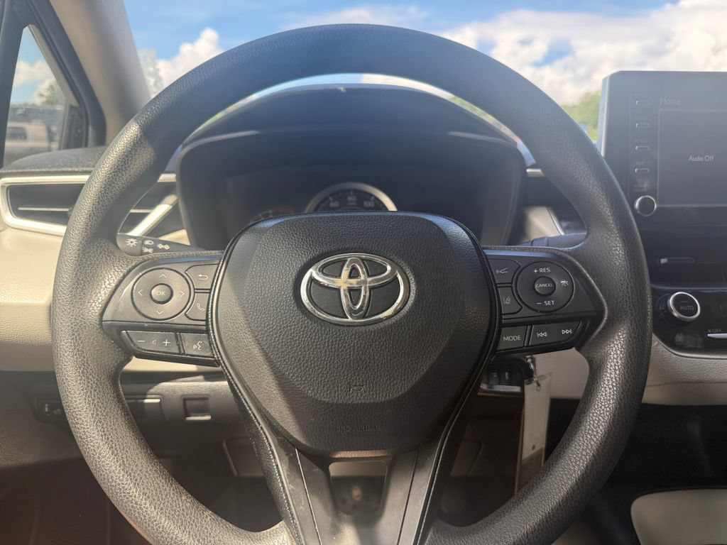 Used 2020 Toyota Corolla LE FWD image 21