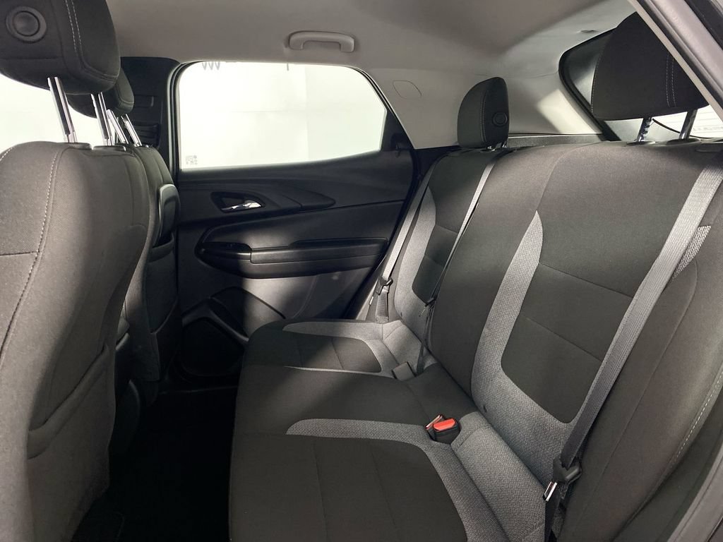 Used 2021 Chevrolet TrailBlazer LS w/ LPO, Blackout Package FWD image 21