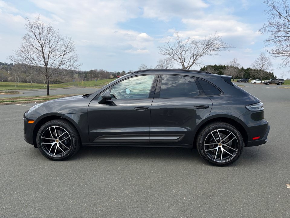 New 2026 Porsche Macan AWD/4WD image 2