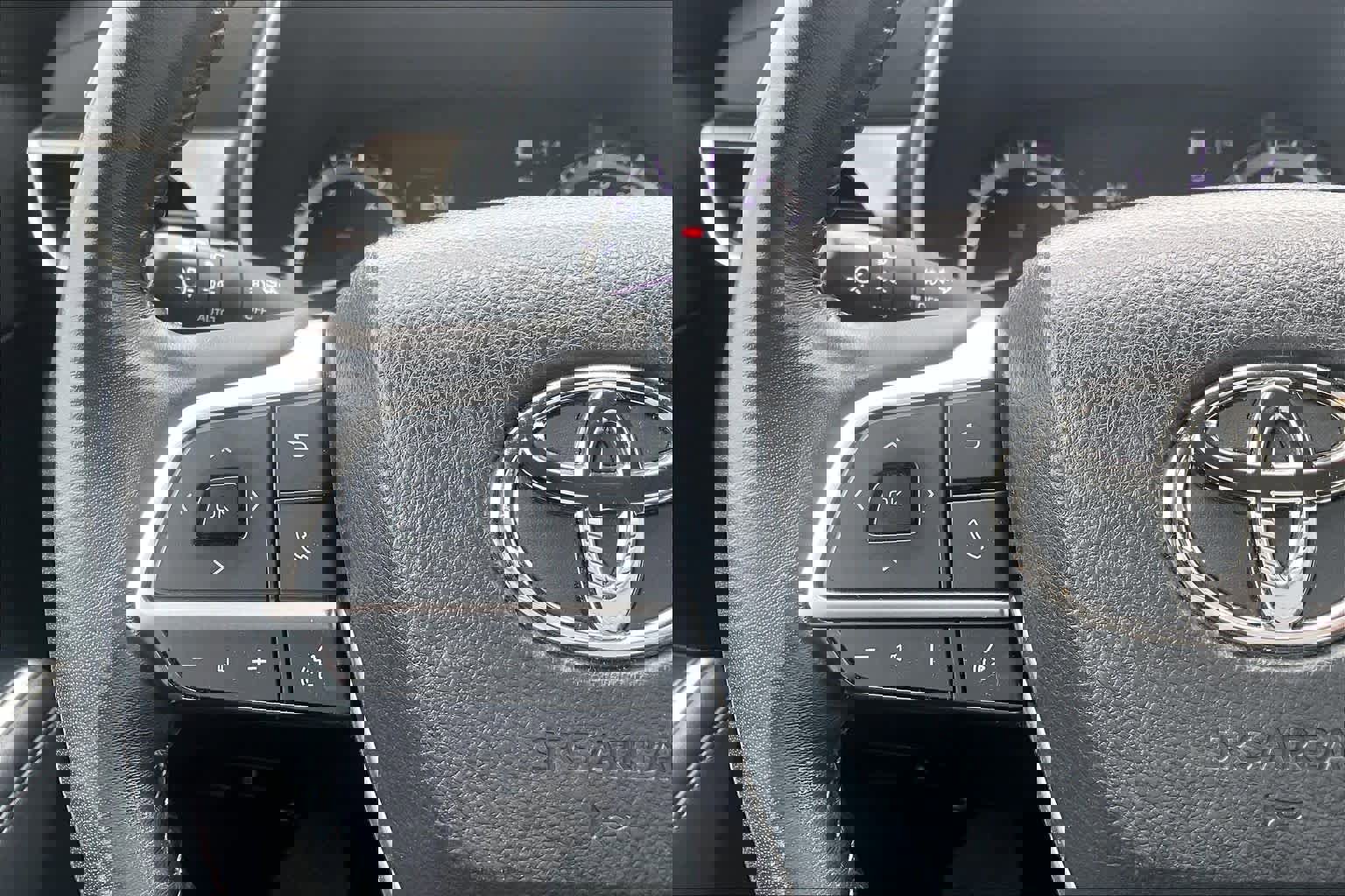 Used 2023 Toyota Highlander XLE image 23