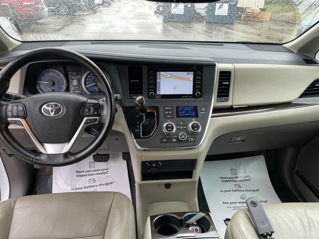 Used 2019 Toyota Sienna XLE FWD image 22